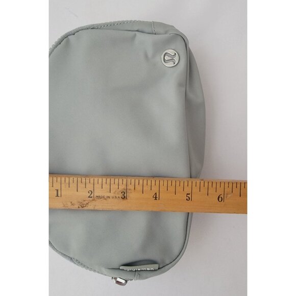 NWT Lululemon Everywhere 1L Gray Adjustable Crossbody Bag / Waist Fanny Pack O/S - Picture 11 of 11
